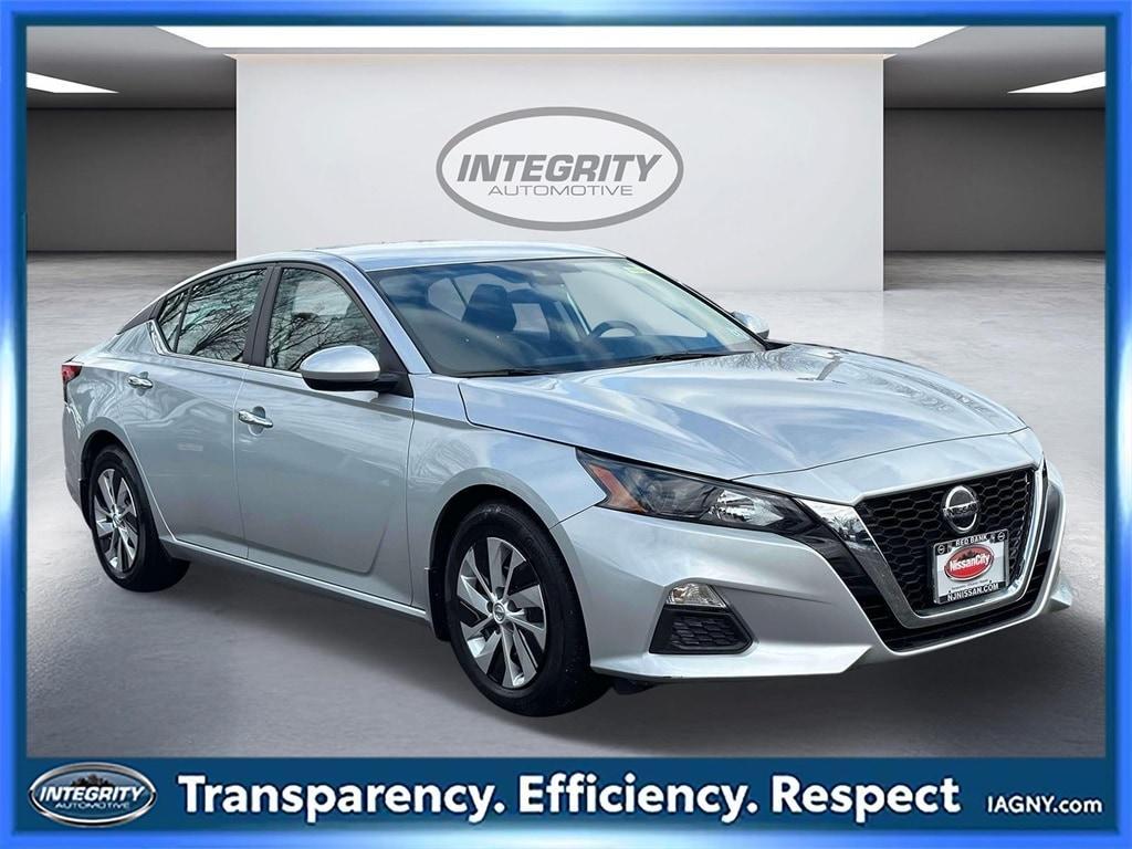 used 2022 Nissan Altima car, priced at $19,886