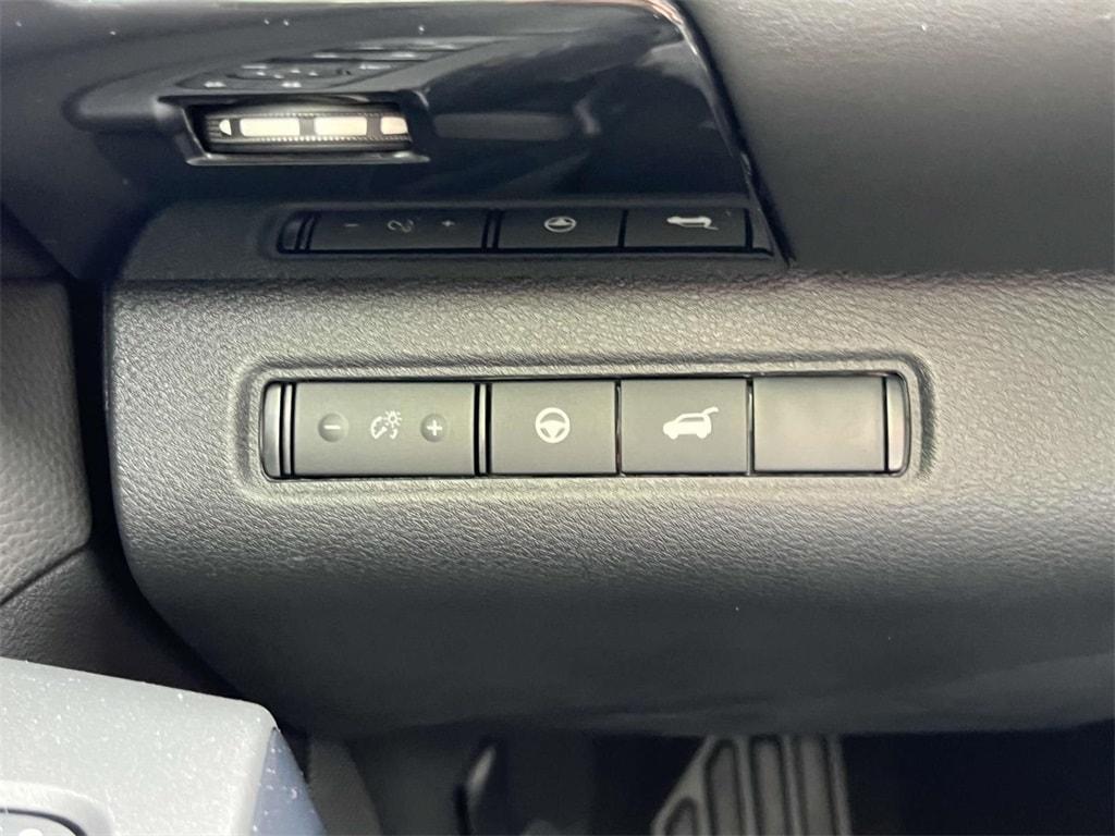new 2025 Nissan Pathfinder car, priced at $44,225