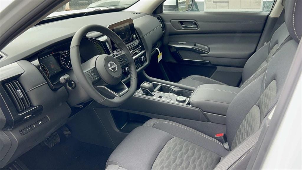 new 2025 Nissan Pathfinder car, priced at $44,225