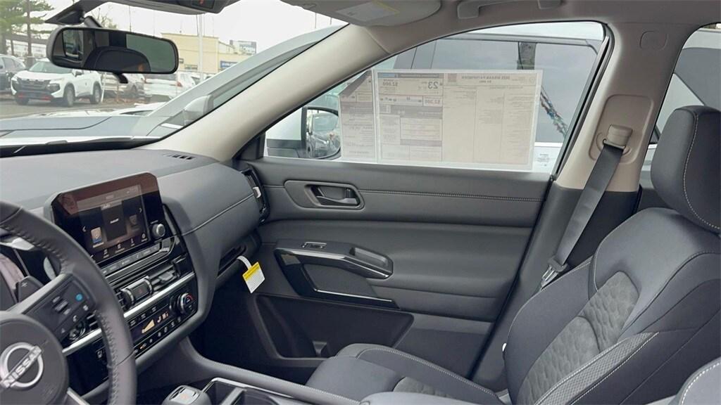 new 2025 Nissan Pathfinder car, priced at $44,870
