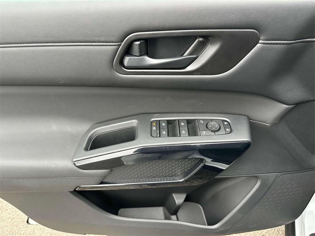 new 2025 Nissan Pathfinder car, priced at $44,870