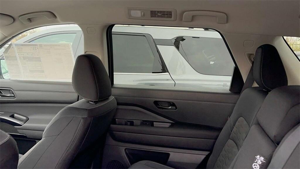 new 2025 Nissan Pathfinder car, priced at $44,870