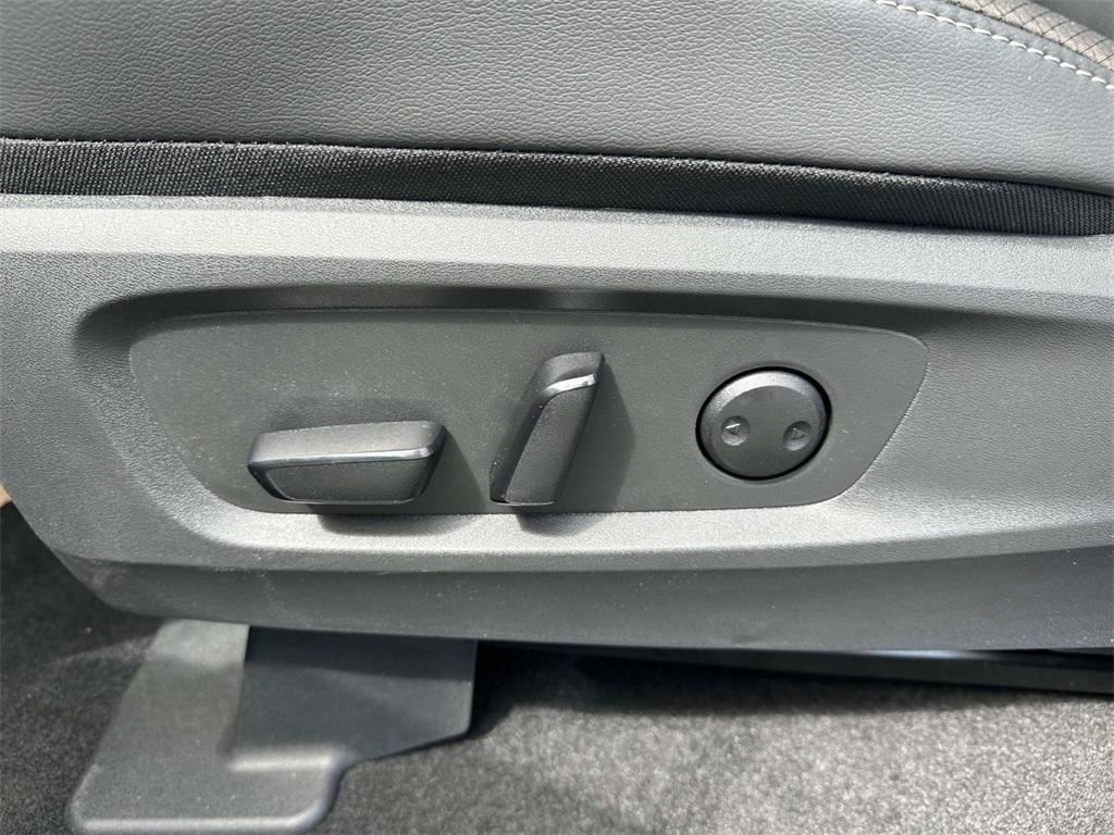 new 2025 Nissan Pathfinder car, priced at $50,300
