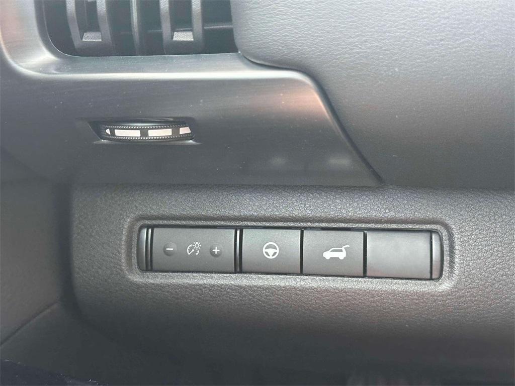 new 2025 Nissan Pathfinder car, priced at $50,300