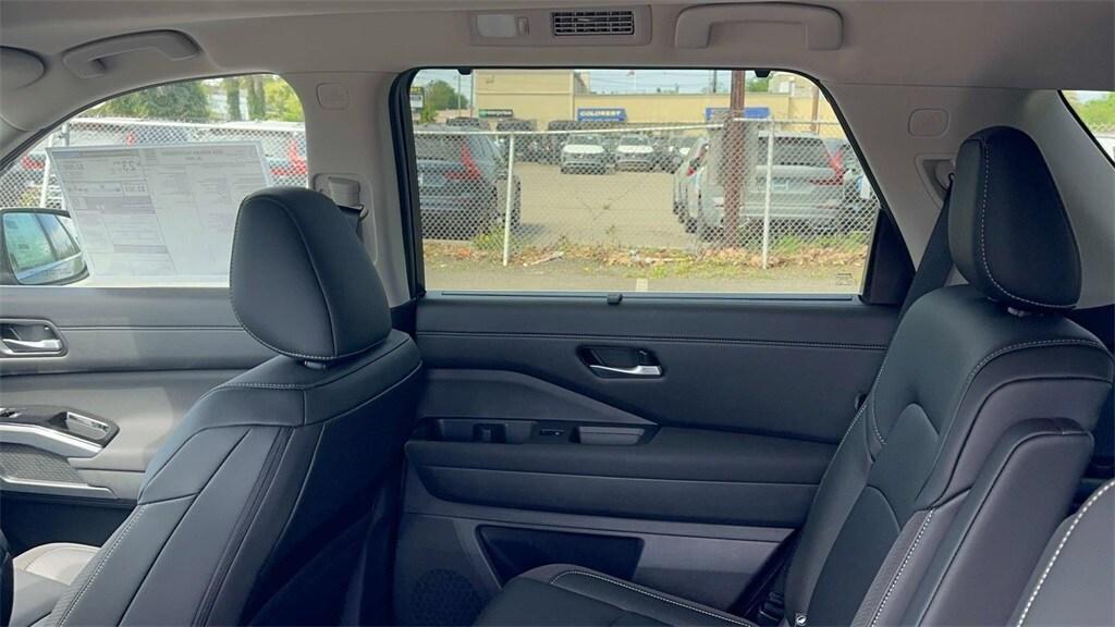 new 2025 Nissan Pathfinder car, priced at $50,300