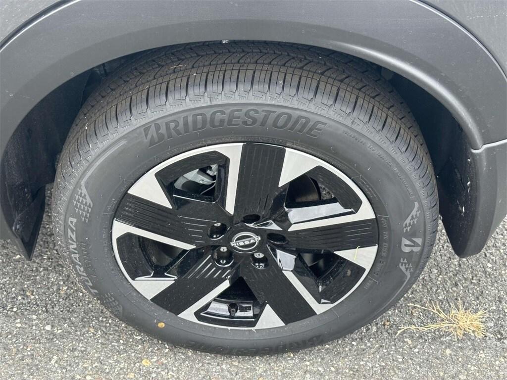 new 2025 Nissan Kicks car, priced at $27,180