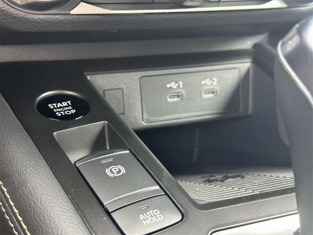 new 2025 Nissan Kicks car, priced at $27,180