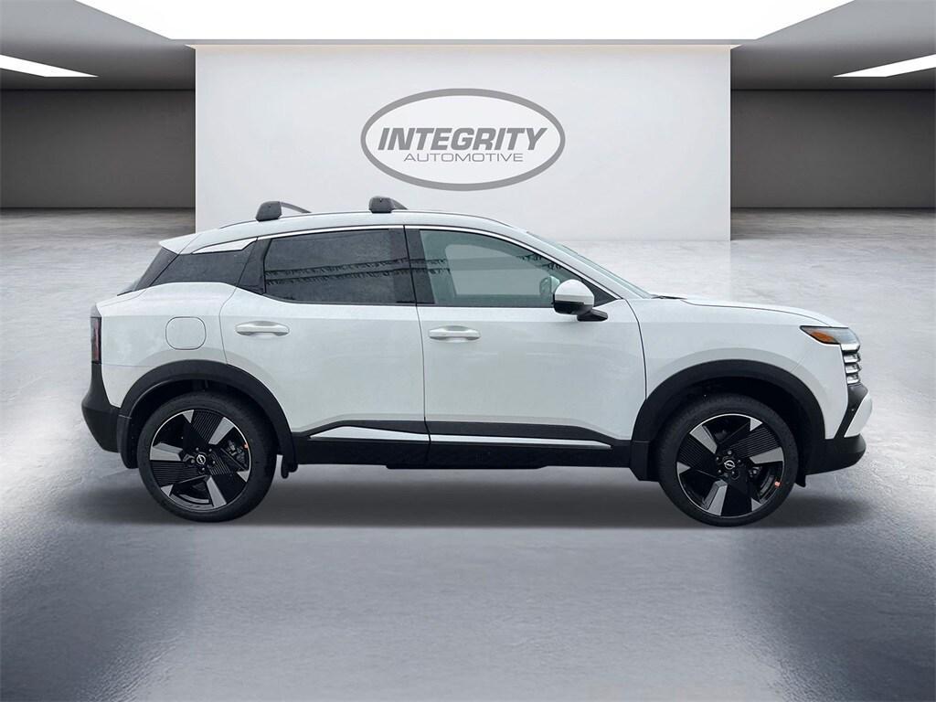new 2025 Nissan Kicks car, priced at $30,335