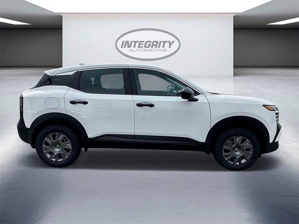 new 2025 Nissan Kicks car, priced at $25,180