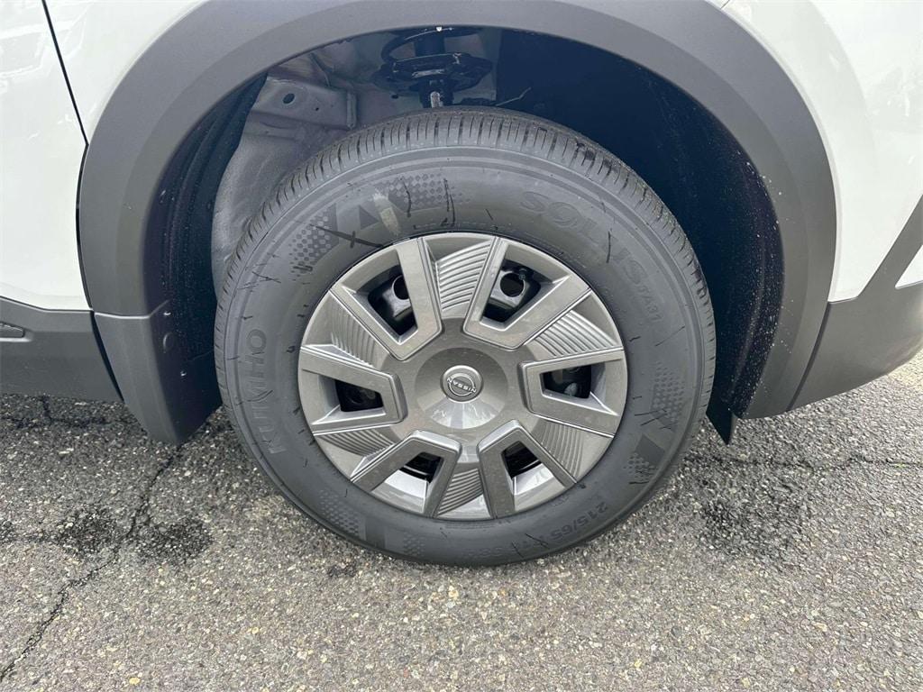 new 2025 Nissan Kicks car, priced at $25,180