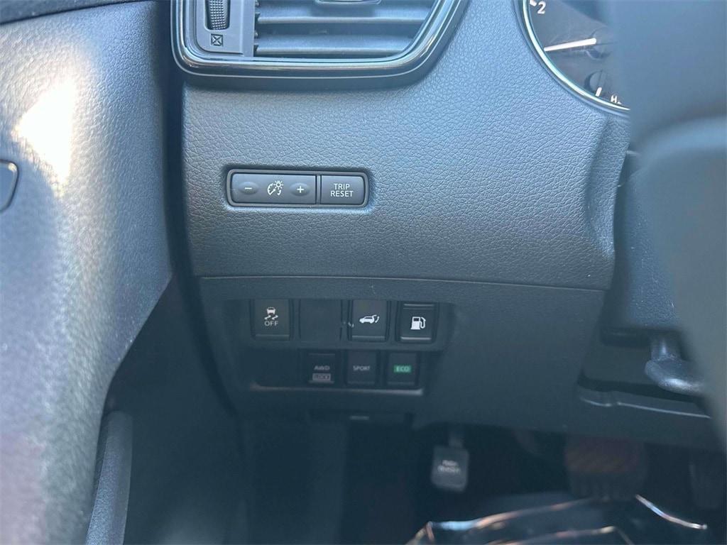 used 2018 Nissan Rogue car, priced at $9,999