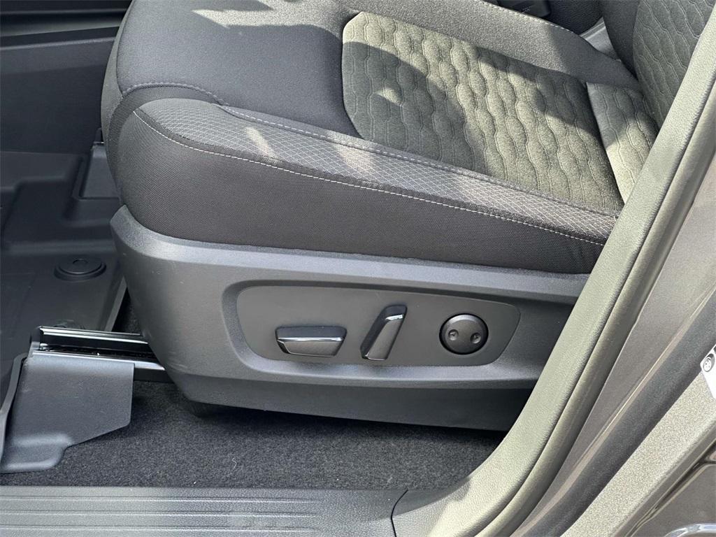 new 2025 Nissan Pathfinder car, priced at $45,865