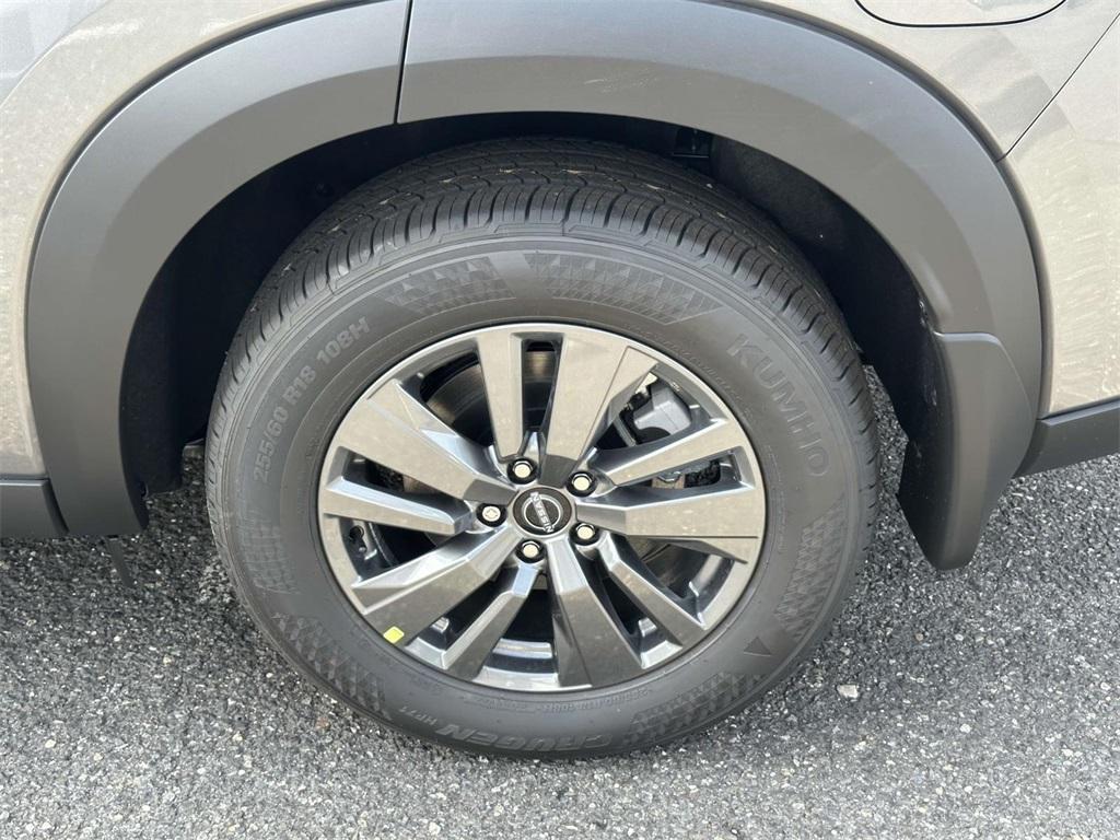 new 2025 Nissan Pathfinder car, priced at $45,865