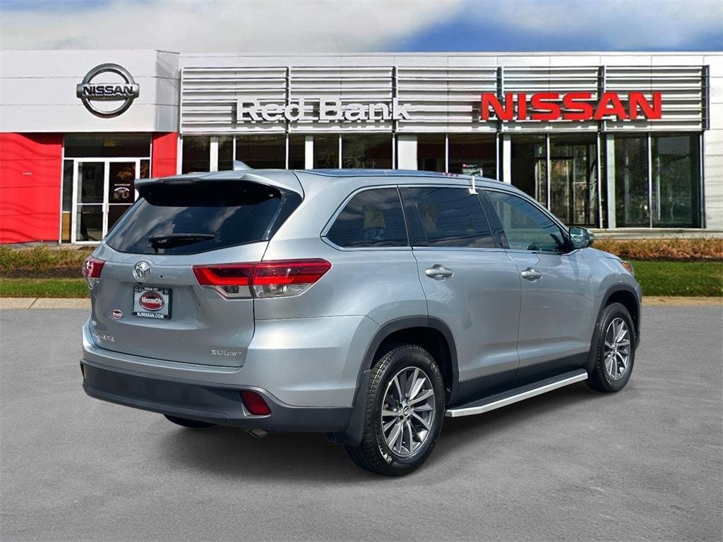 used 2019 Toyota Highlander car, priced at $29,788