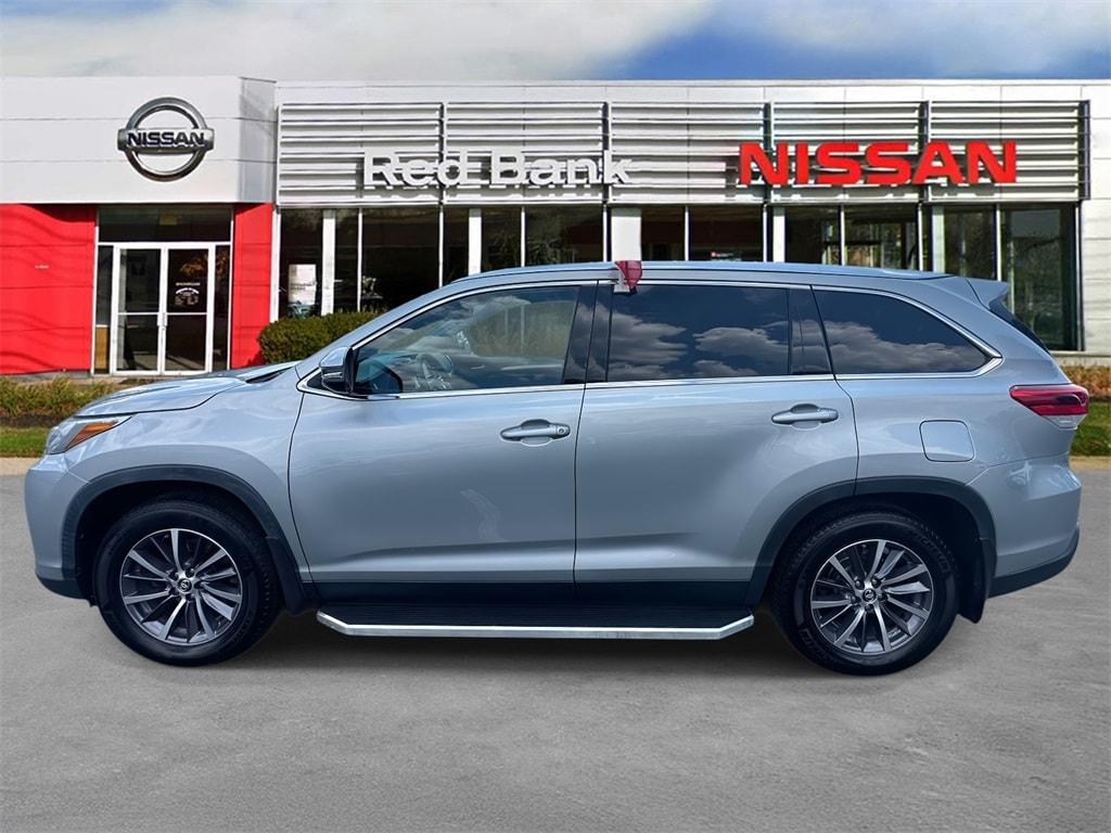 used 2019 Toyota Highlander car, priced at $29,788