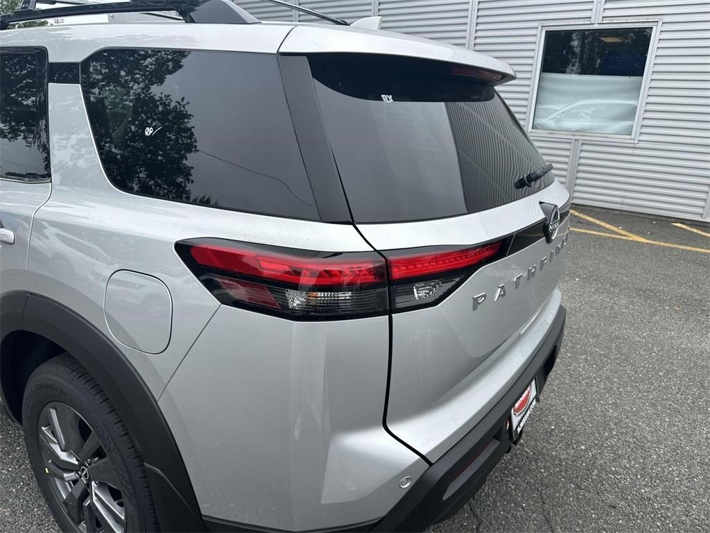 new 2025 Nissan Pathfinder car, priced at $45,775
