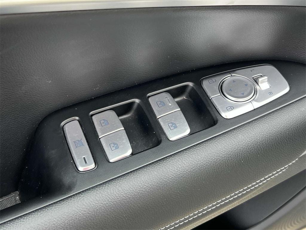 used 2025 Genesis G70 car, priced at $42,239