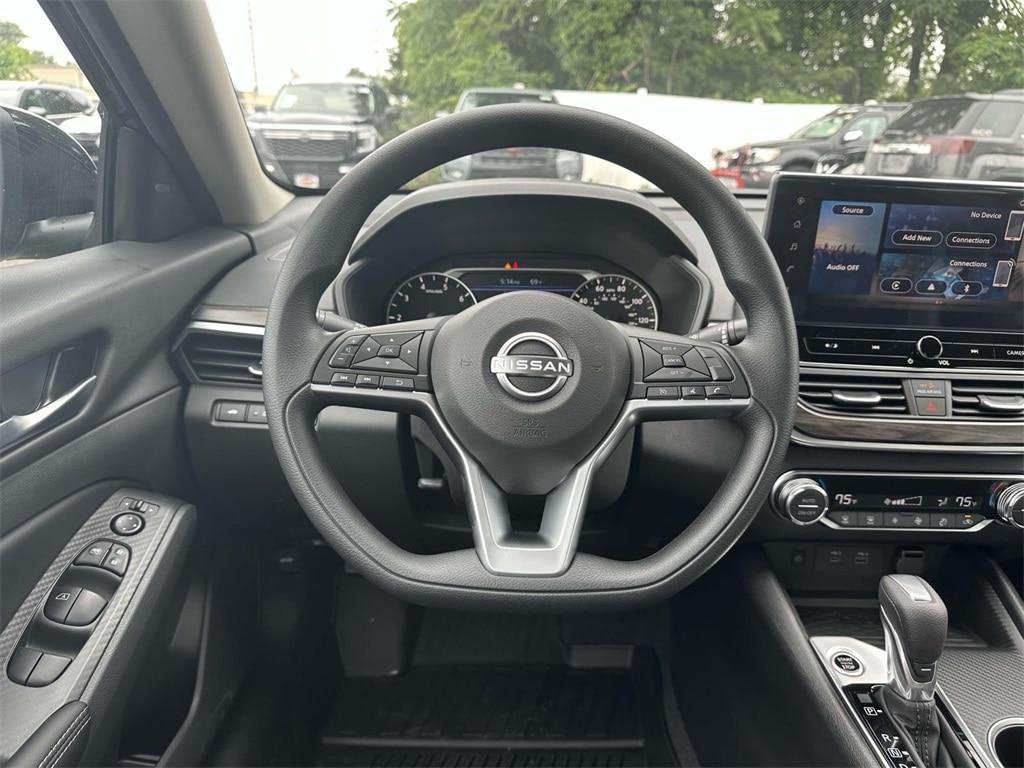 new 2025 Nissan Altima car, priced at $30,605