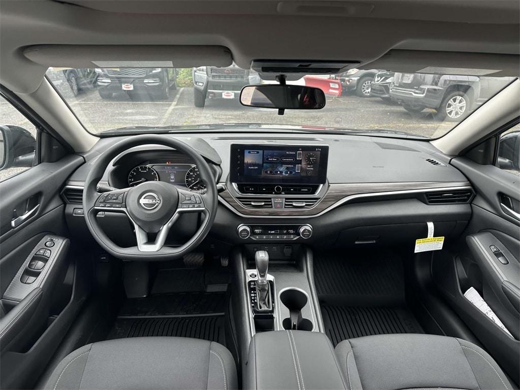 new 2025 Nissan Altima car, priced at $30,605