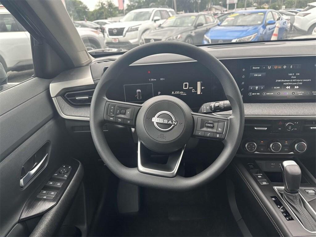 new 2025 Nissan Kicks car, priced at $27,180