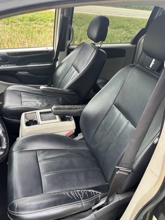 used 2015 Chrysler Town & Country car, priced at $5,000
