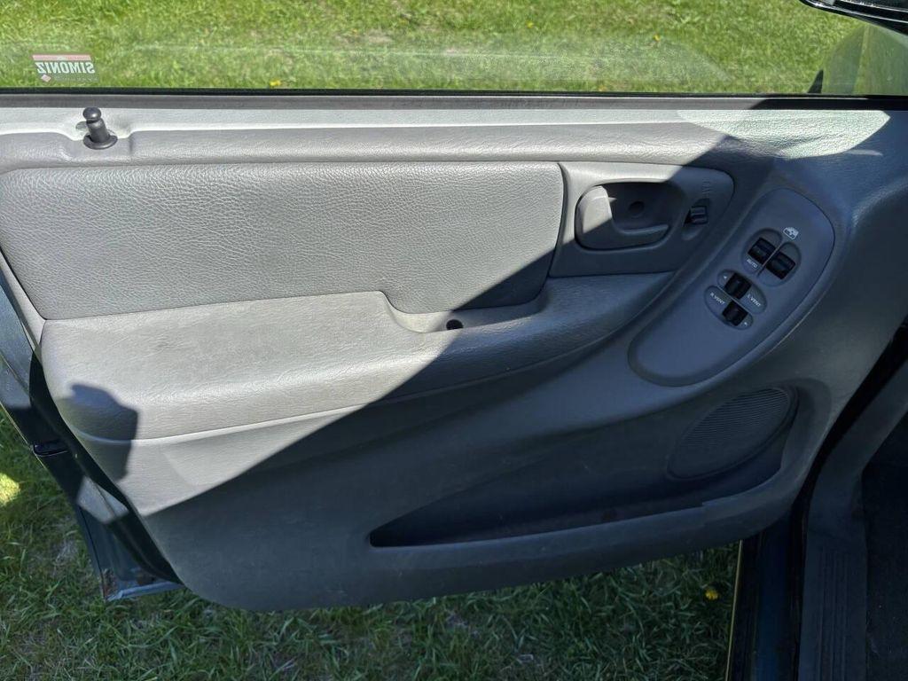 used 2007 Chrysler Town & Country car, priced at $6,000