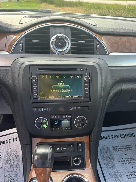 used 2010 Buick Enclave car, priced at $7,000