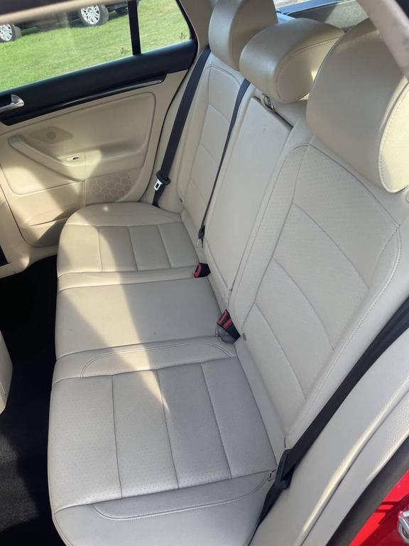 used 2013 Volkswagen Jetta SportWagen car, priced at $9,000