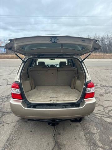 used 2006 Toyota Highlander Hybrid car, priced at $5,000