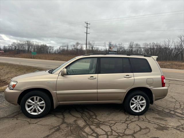 used 2006 Toyota Highlander Hybrid car, priced at $5,000