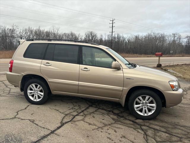 used 2006 Toyota Highlander Hybrid car, priced at $5,000