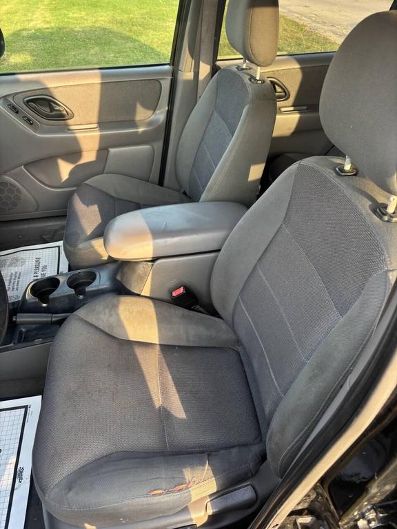 used 2002 Ford Escape car, priced at $4,000