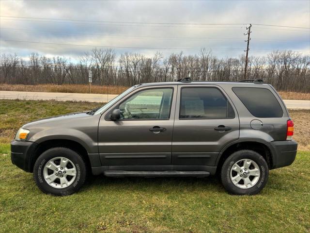 used 2006 Ford Escape car, priced at $4,000