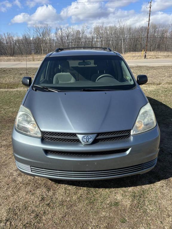 used 2004 Toyota Sienna car, priced at $4,000