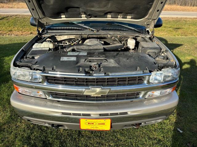 used 2005 Chevrolet Suburban car, priced at $9,500