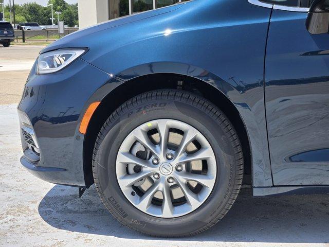 new 2025 Chrysler Pacifica car, priced at $46,248