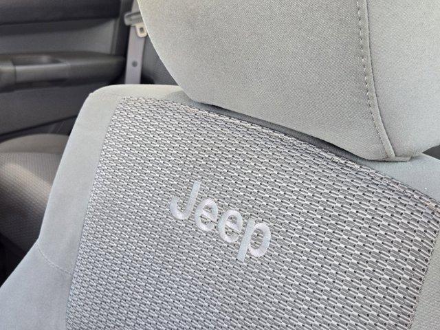used 2007 Jeep Commander car, priced at $8,700