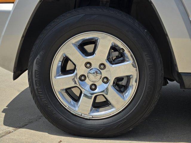 used 2007 Jeep Commander car, priced at $8,700