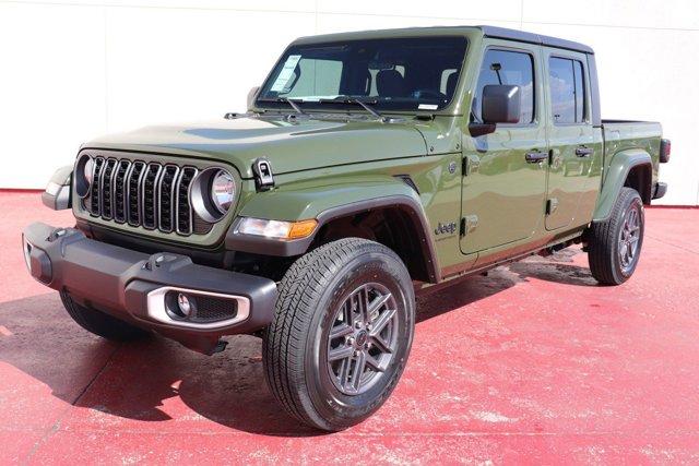 new 2024 Jeep Gladiator car, priced at $41,684