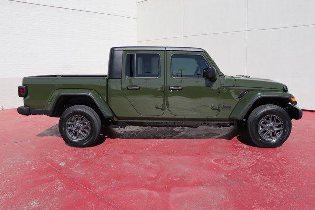new 2024 Jeep Gladiator car, priced at $41,684