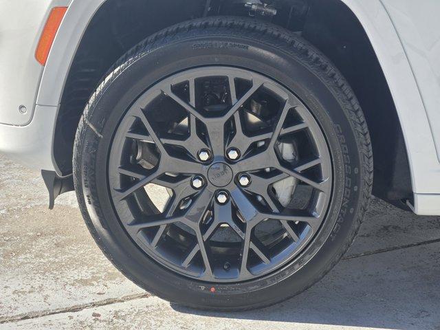 new 2025 Jeep Grand Cherokee car, priced at $56,735