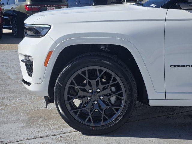 new 2025 Jeep Grand Cherokee car, priced at $56,735