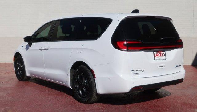 new 2024 Chrysler Pacifica car, priced at $50,969