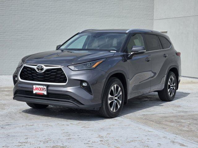 used 2024 Toyota Highlander car, priced at $42,000