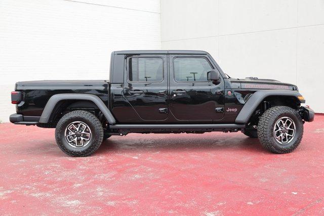 new 2024 Jeep Gladiator car, priced at $44,684