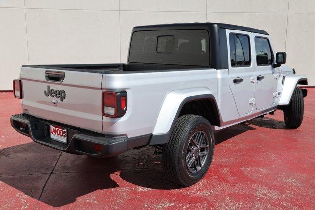 new 2024 Jeep Gladiator car, priced at $41,630