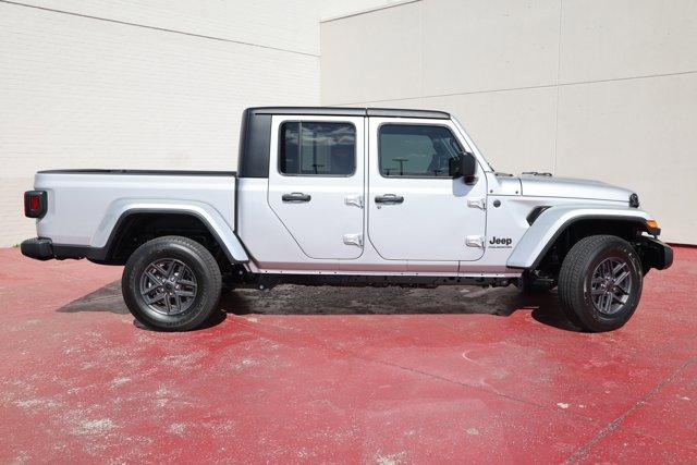 new 2024 Jeep Gladiator car, priced at $44,630