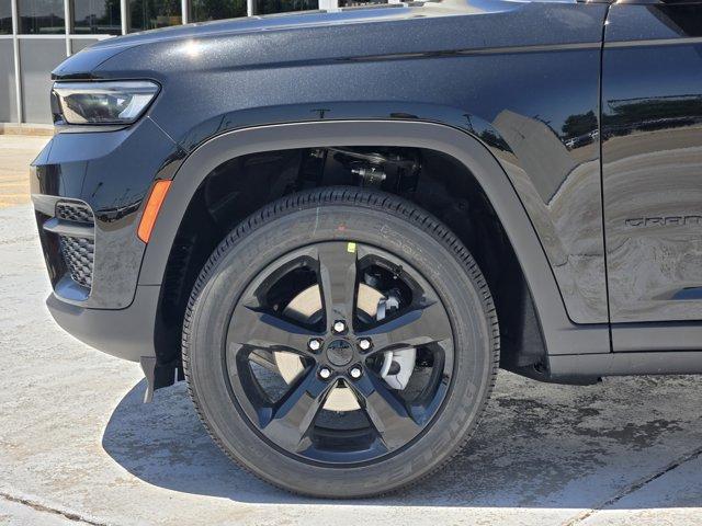new 2025 Jeep Grand Cherokee car, priced at $47,370