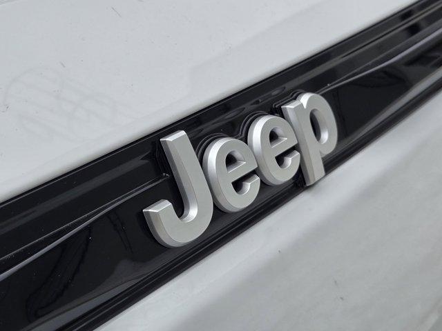 new 2025 Jeep Grand Cherokee car, priced at $38,320
