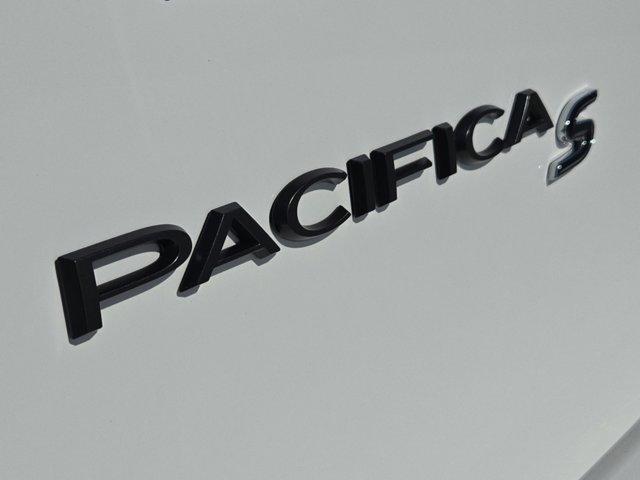 new 2025 Chrysler Pacifica car, priced at $48,988